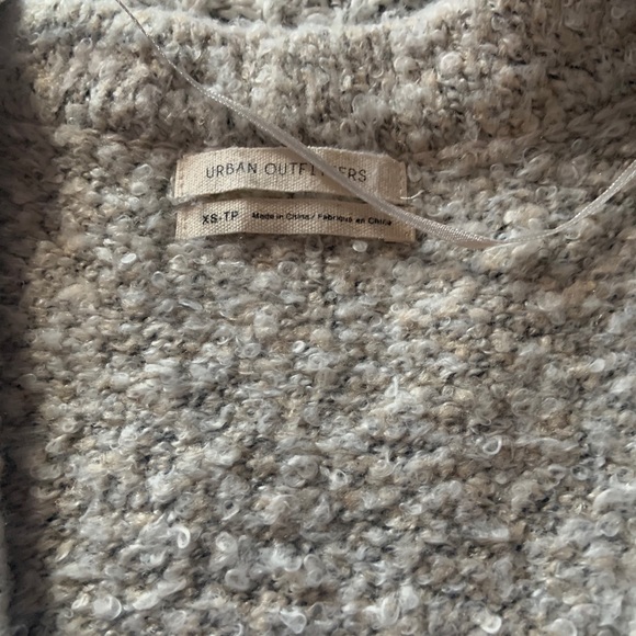 🔆Moving Sale 20% Off 🔆UO Pullover V-Neck Sweater - Picture 4 of 6